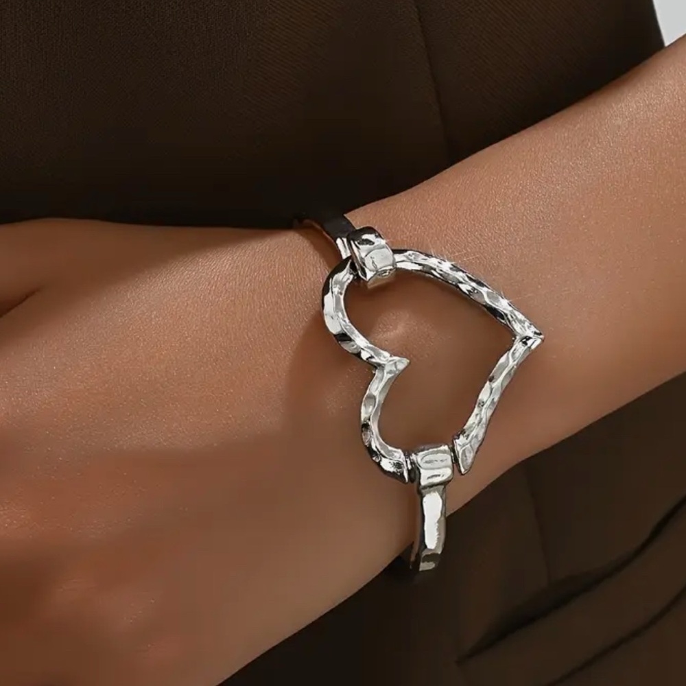 Silver Hammered Heart-Shaped Bracelet with Coiled Design